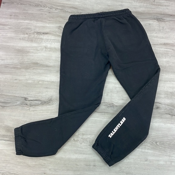 TALENTLESS IM STAYING HOME SWEATPANTS - Picture 9 of 12